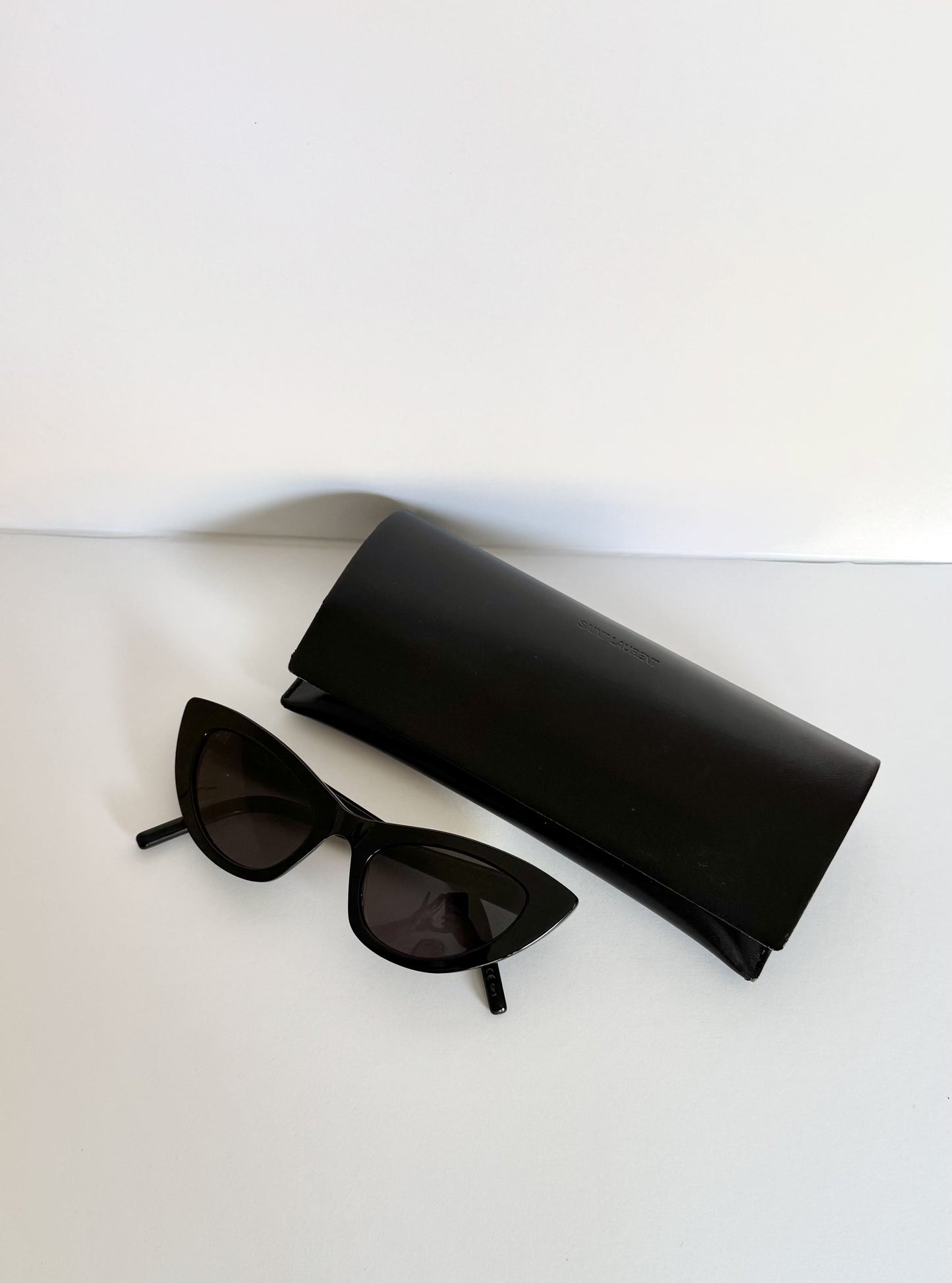 Saint Laurent SL 213 Lily