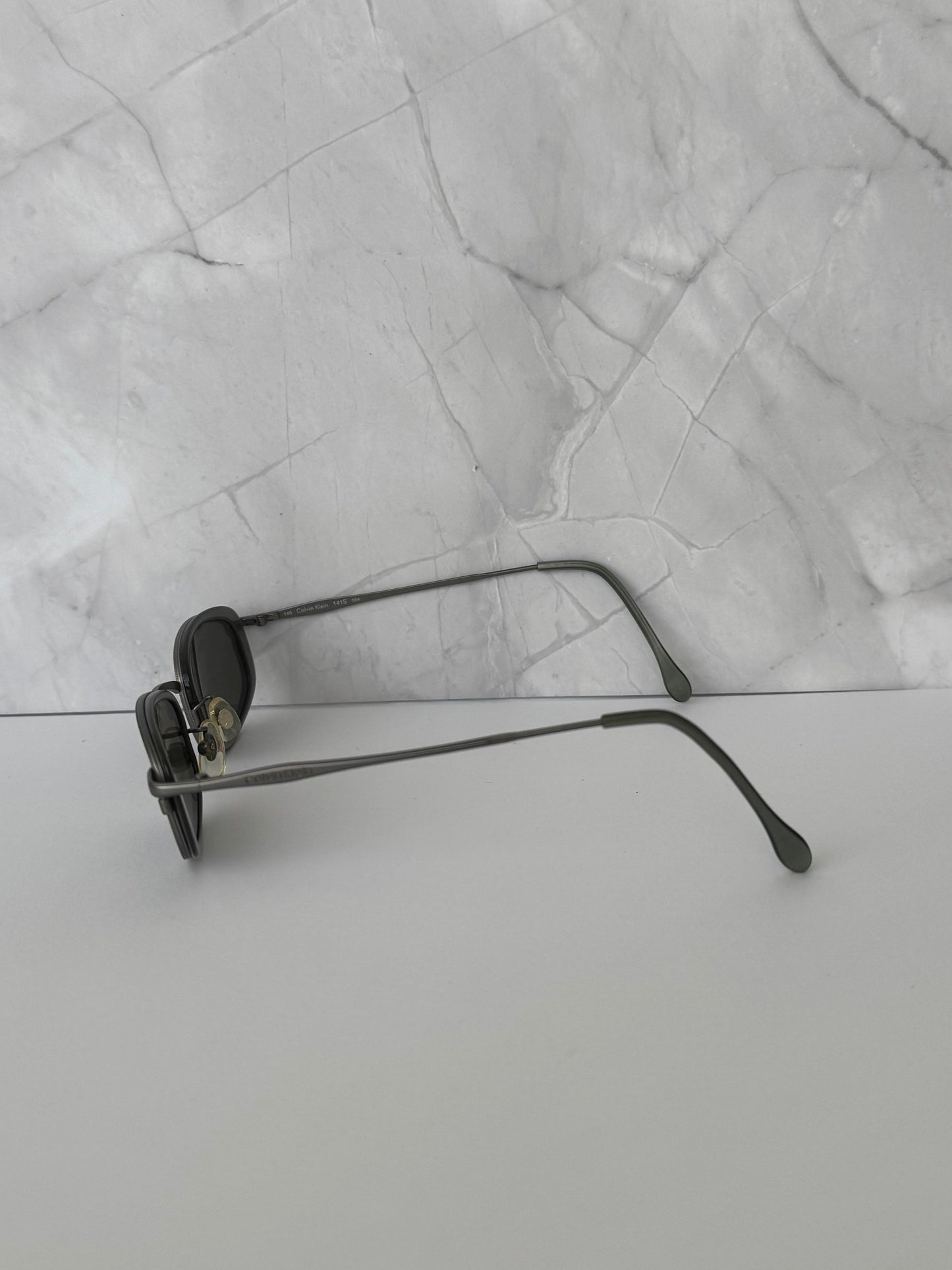 Calvin Klein 141S 564