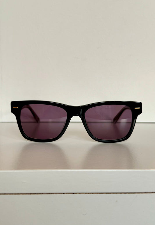 Calvin Klein 1528S